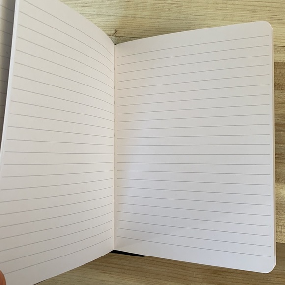 ❤️ DKNY Journal Notebook NWOT - Picture 5 of 8